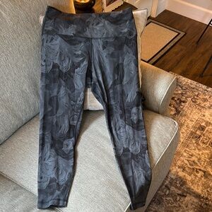 Lululemon Gray Patterned Leggings